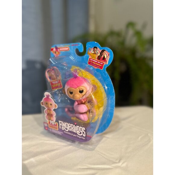 Fingerlings Baby Monkey Harmony == Interactive Toy with 70+ Sounds & Reactions - Picture 3 of 4
